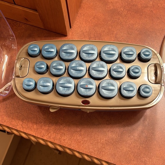 Conair ION Shine Curlers - Picture 2 of 3